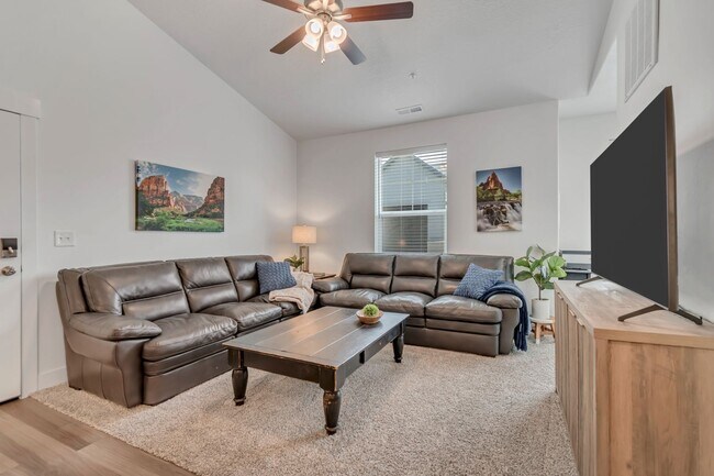 Building Photo - FREE FIRST MONTH'S RENT-Condominium in Prime Riverton Location