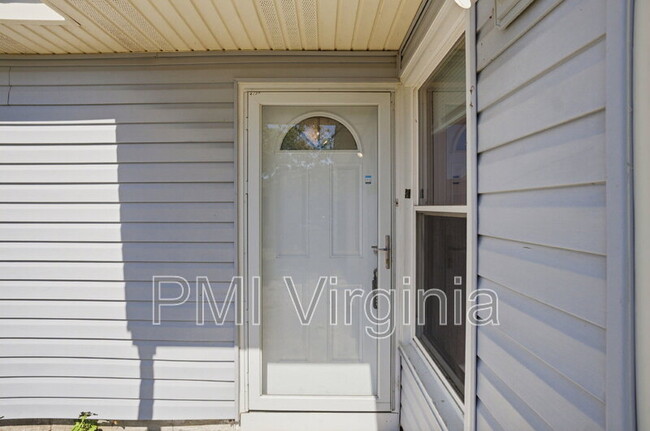 Building Photo - 901 Vincent Ct