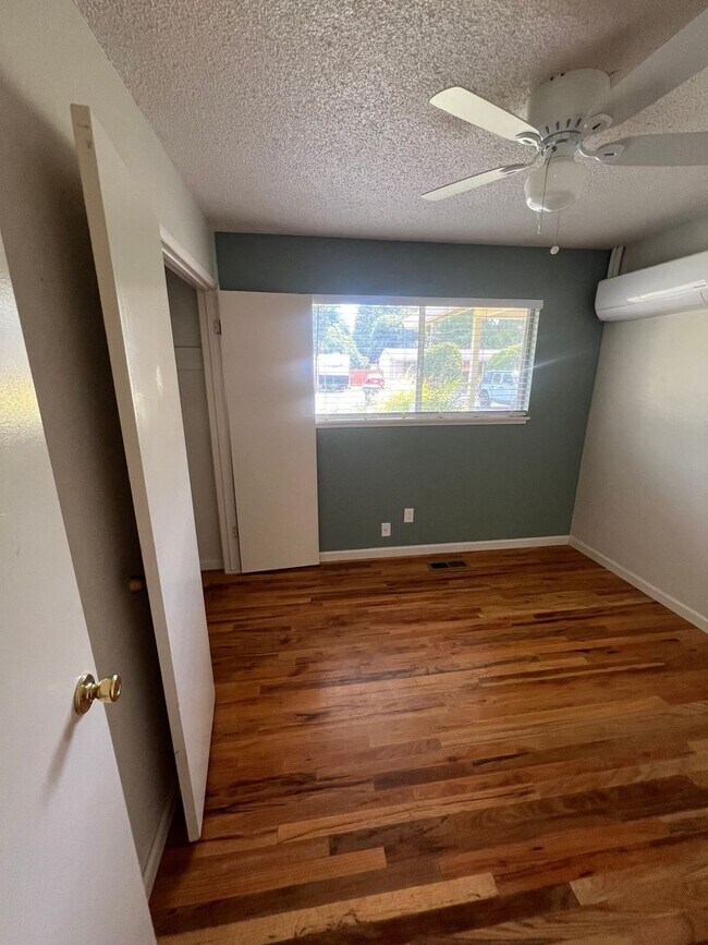 Building Photo - Durham 3 bedroom 2 bath Home, MOVE IN SPEC...