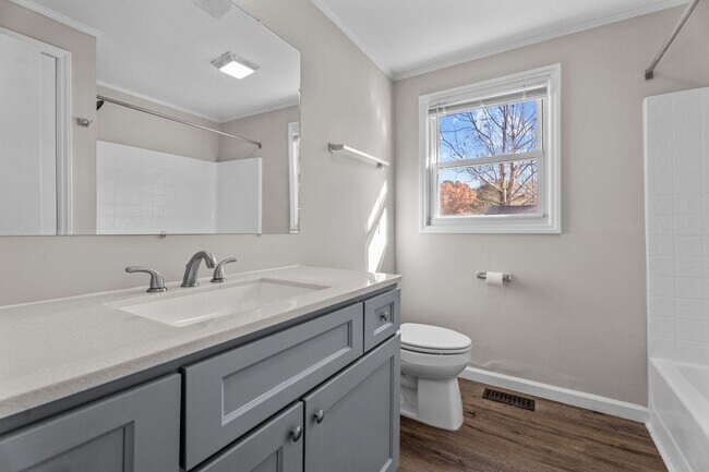 Building Photo - 114 Arrowood Dr