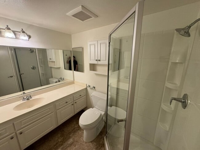 Building Photo - Spacious 1st Floor 2 Bedroom, 2 Bathroom Condo in a Gated Community –in Whittier!