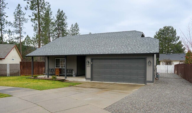 Building Photo - First Time on the Market