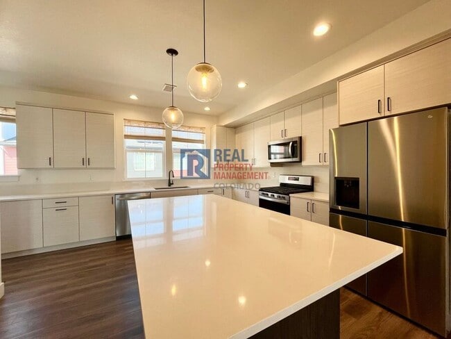 Building Photo - 10334 Milwaukee Cir