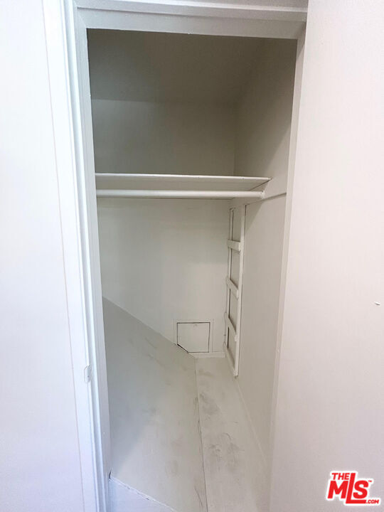 Building Photo - 1146 N Formosa Ave