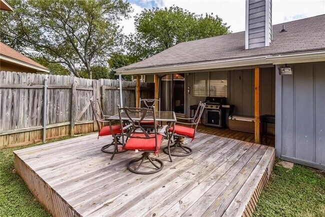 Building Photo - 8903 Shattuck Cove