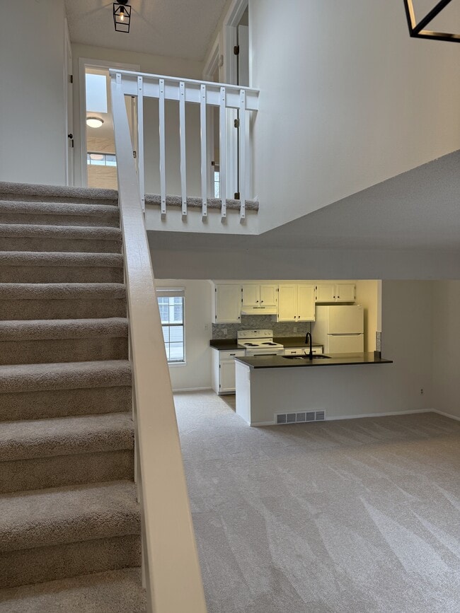 Building Photo - 2811 W Long Dr