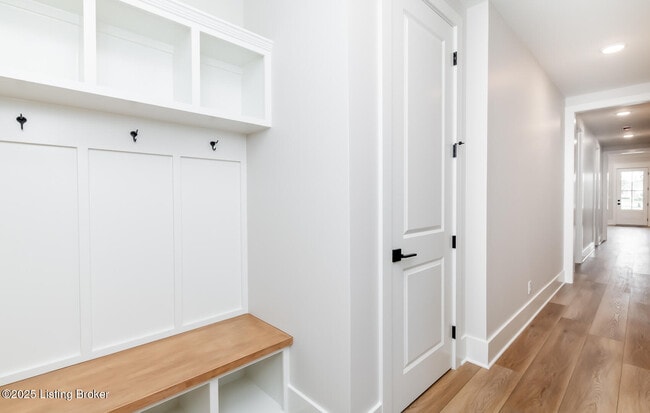 Building Photo - 6100 Passionflower Dr
