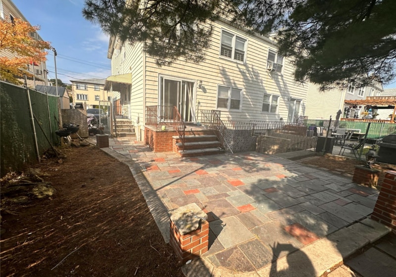 Building Photo - 15-83 208th Pl