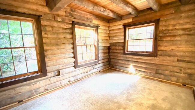 Building Photo - 615 Falls Dr