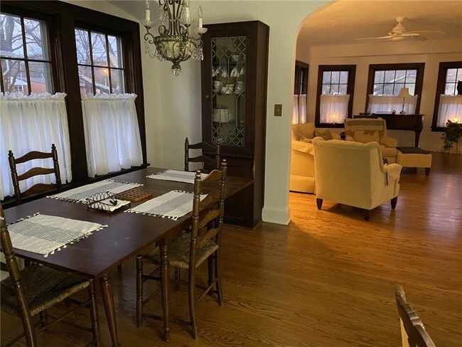 Building Photo - 98 Charlotte St