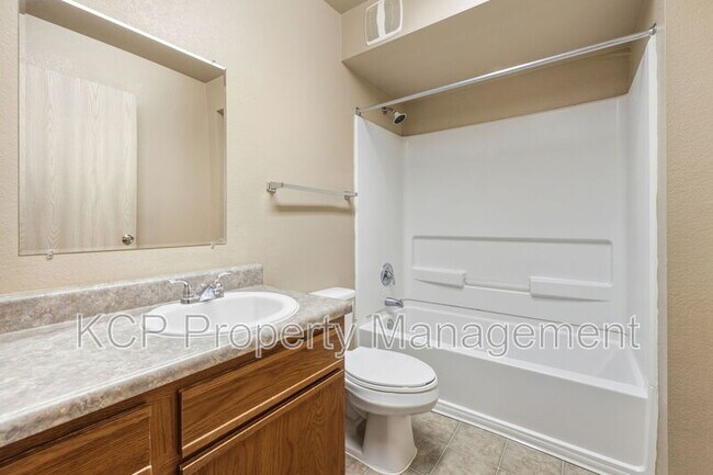 Building Photo - 6400 Massard Rd
