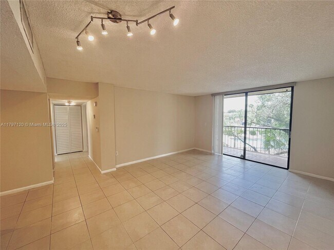 Building Photo - 8005 SW 107th Ave
