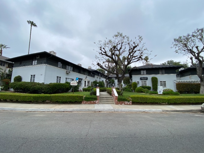 Building Photo - 1776 Grevelia St