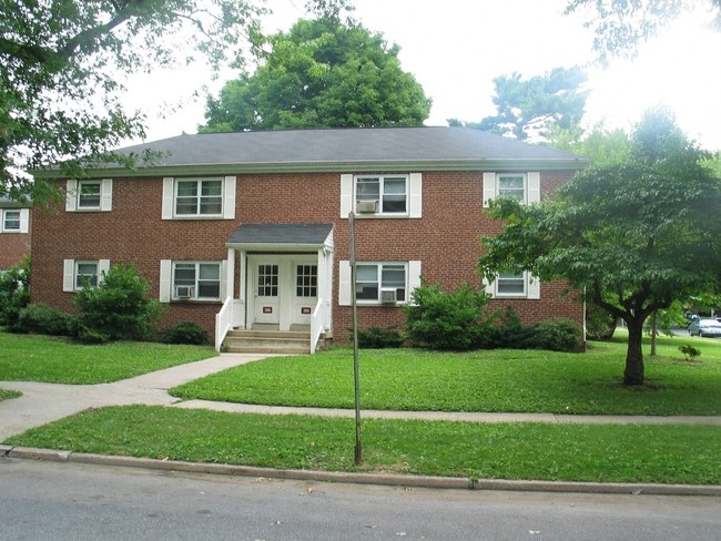 Building Photo - Riverfront Park Apartments