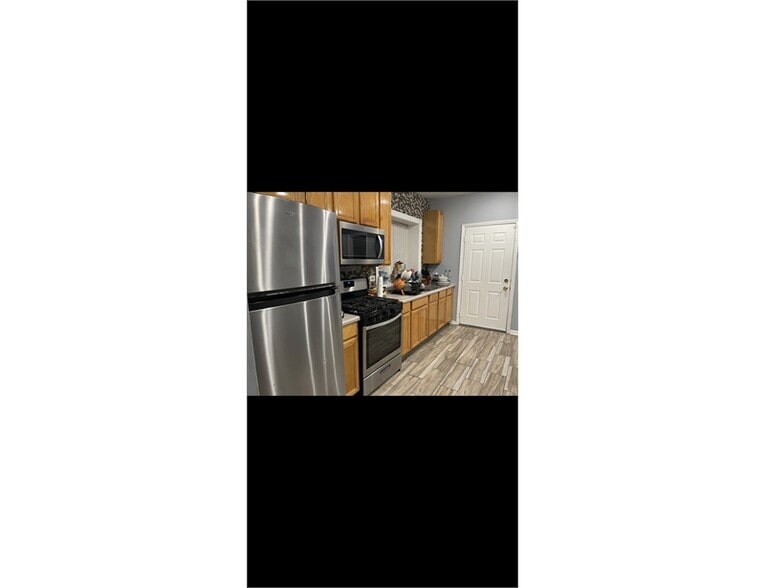 Kitchen - 7531 S Phillips Ave