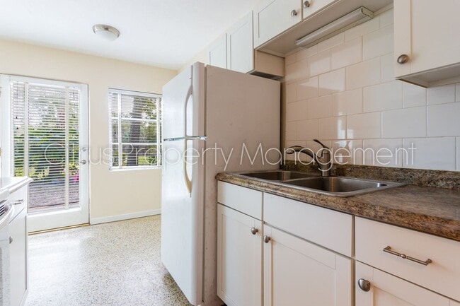 Building Photo - Charming Apartment in Thornton Park