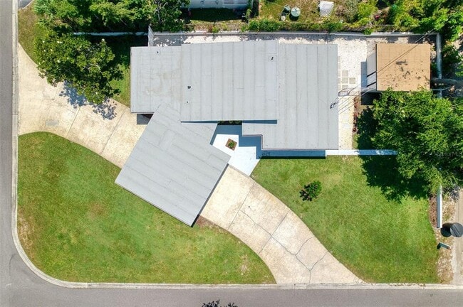 Building Photo - 5670 10th Ave N