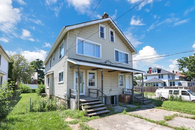 Building Photo - 74-76 N Powell Ave