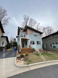 Building Photo - 18 Mauricet Ln