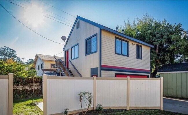 Building Photo - 1263 Pismo St