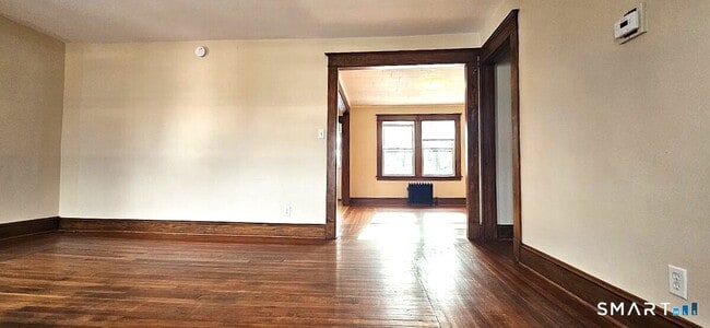 Building Photo - 49 Bingham St