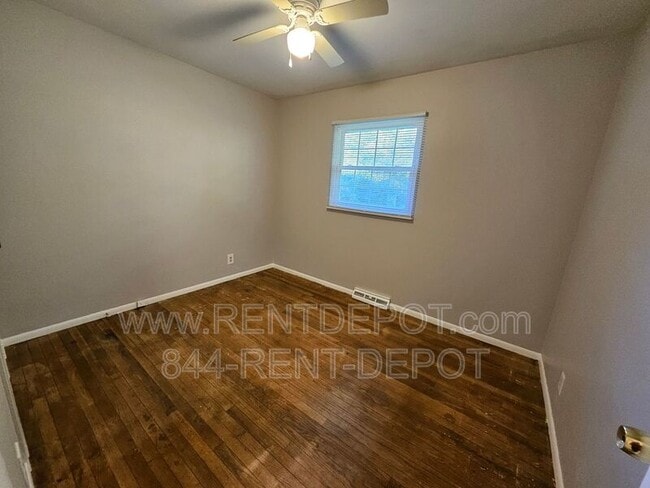 Building Photo - 2207 S Ruston Ave