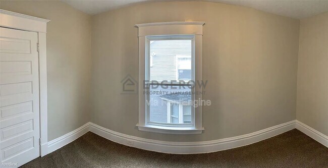 Building Photo - 939 Tamarack Ave NW