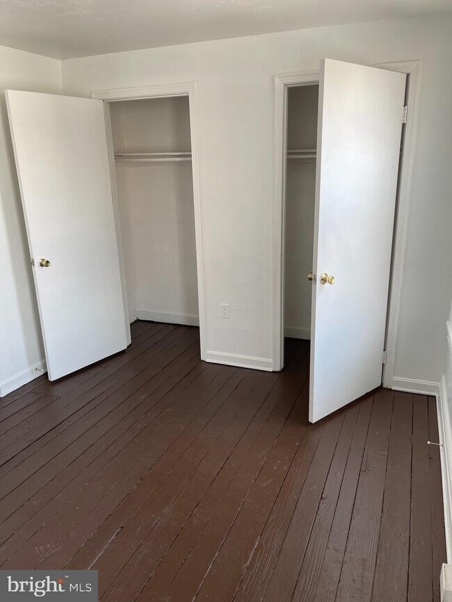 Building Photo - 52 N Broad St