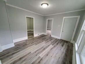 Building Photo - 164 N Lincoln Ave