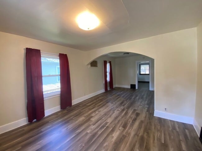 Building Photo - 4 Bedroom Single Family Home VCL