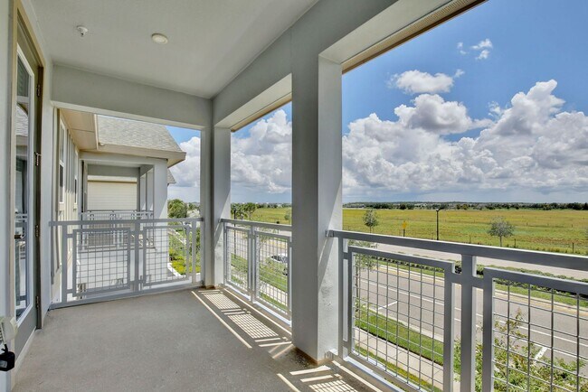 Building Photo - Stunning 3/2.5 Modern Townhome with a Priv...