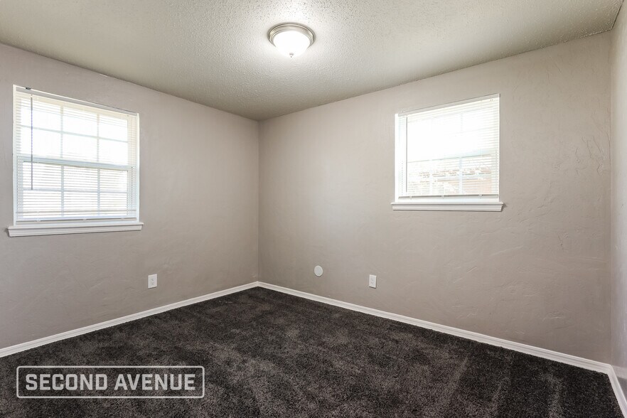 Building Photo - 5316 S Bodine Dr