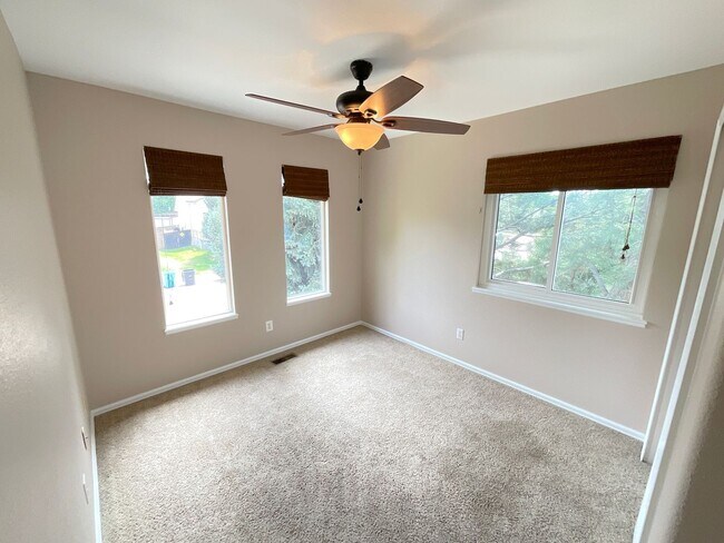 Building Photo - 4 Bedroom Home Available Near Constitution...