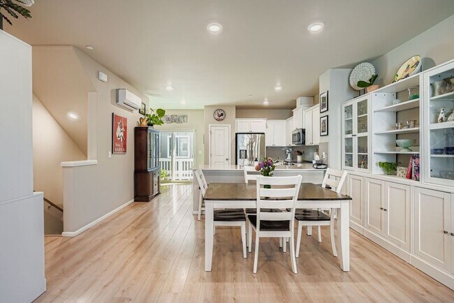 Building Photo - 32668 Steamboat Ln