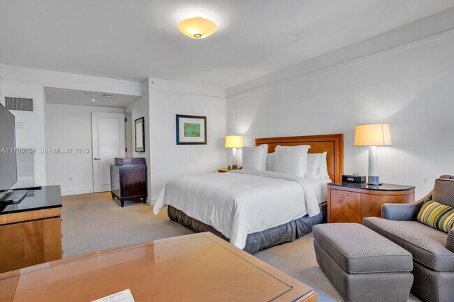 Building Photo - 1435 Brickell Ave