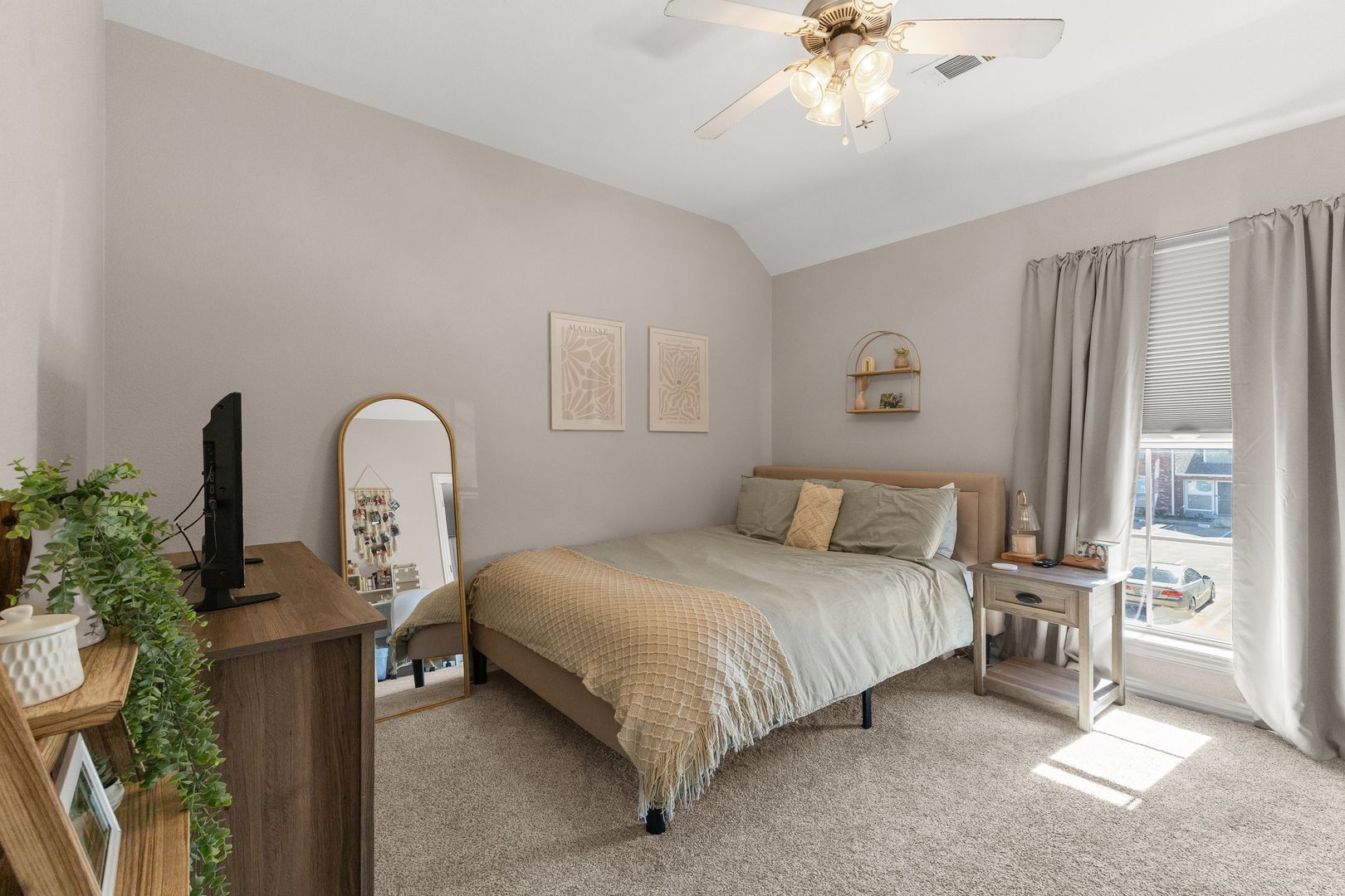 Building Photo - 3 Bed Available at Waterwood Townhome Complex!