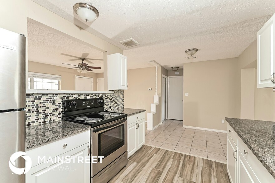 Building Photo - 2549 Brampton Ct