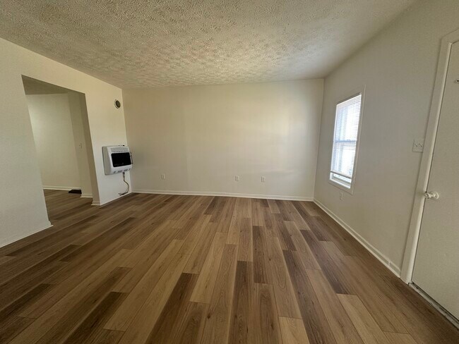 Building Photo - 219 Huston St