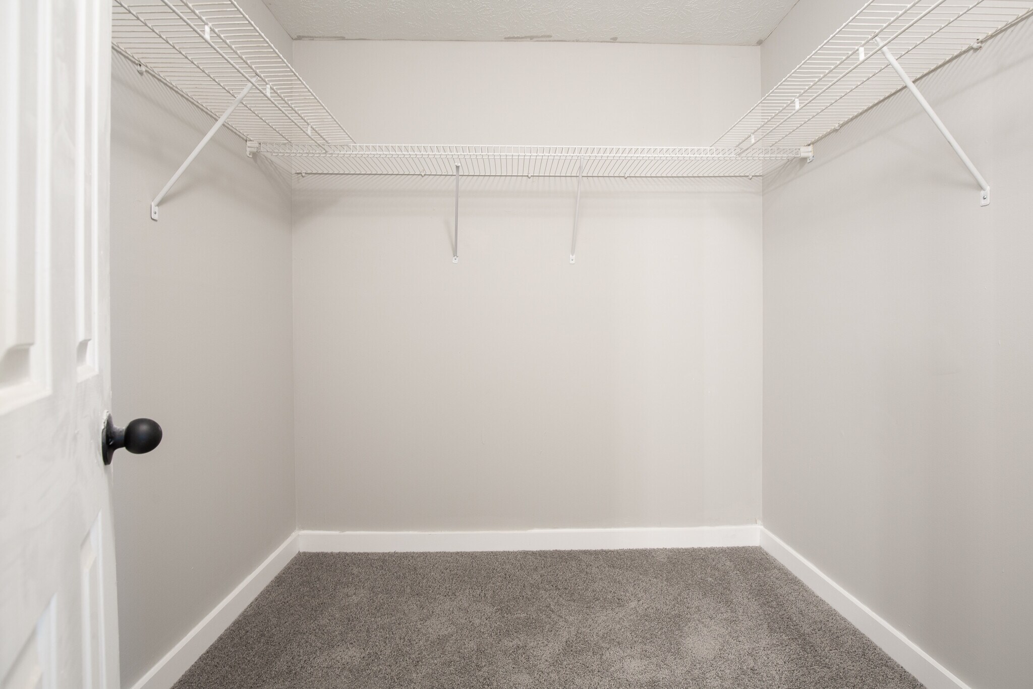 Building Photo - 800 Post Road Cir