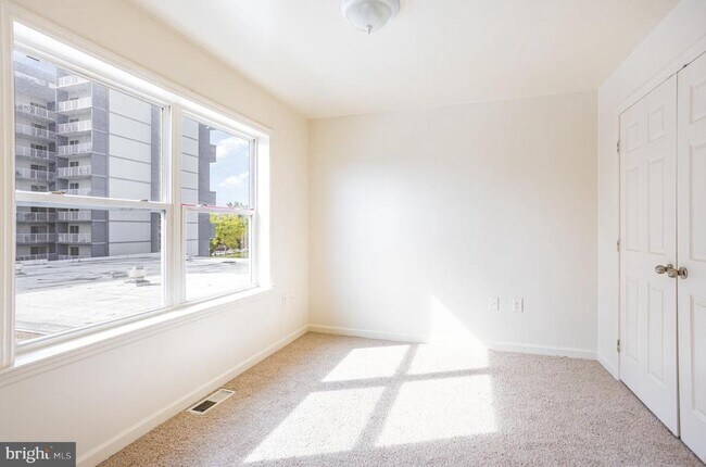 Building Photo - 5235 Crowson Ave