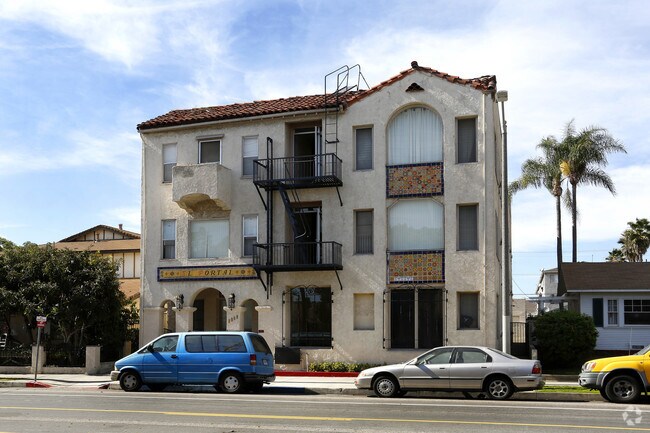 Building Photo - 1147 Broad Ave