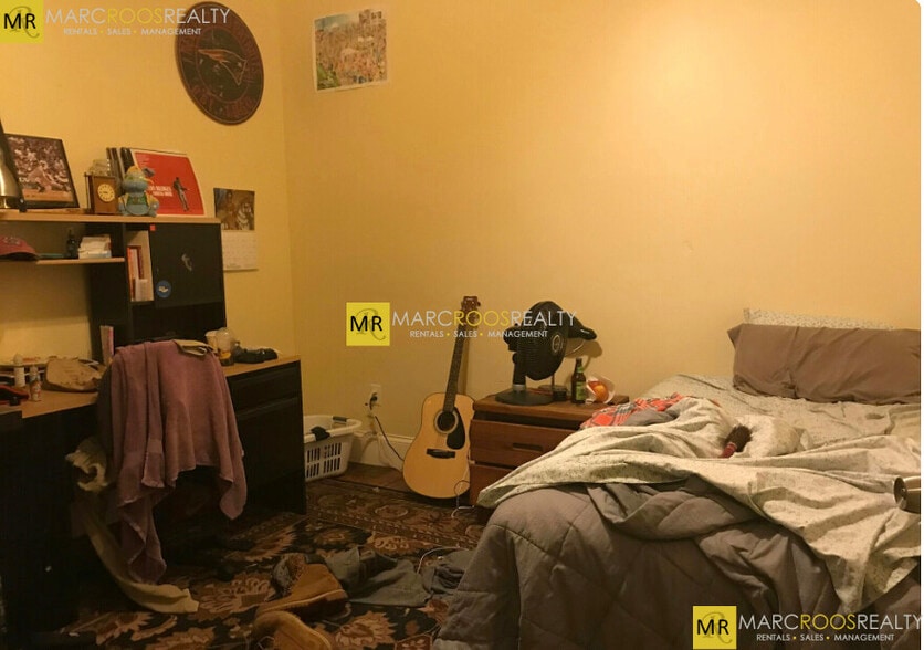 Building Photo - 731 Parker St