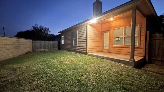 Building Photo - 3805 Bronco Bend Loop