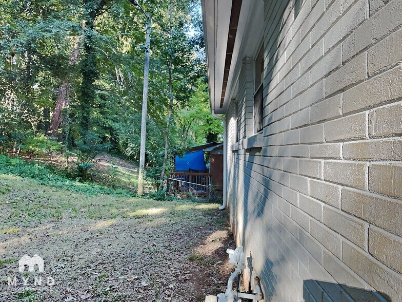 Building Photo - 301 Edgegreen Dr