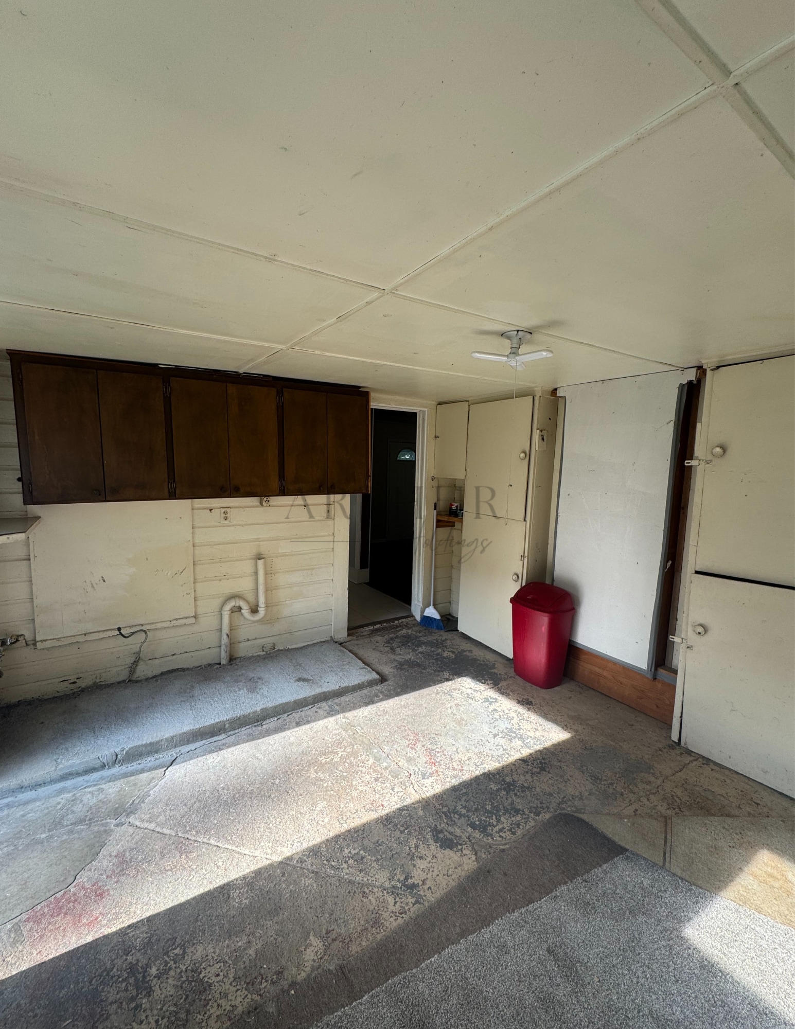 Building Photo - 815 N Ridge Ave