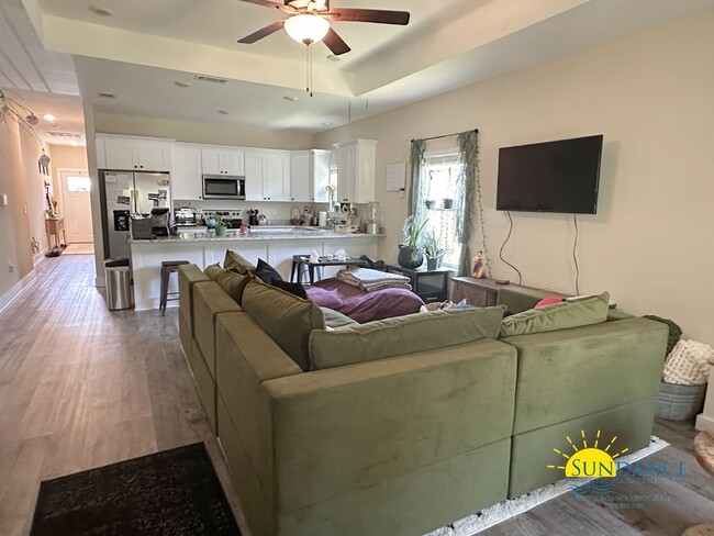 Building Photo - Beautiful 3 Bedroom Home in Milton!