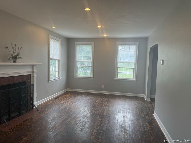 Building Photo - 129 Garber Ln