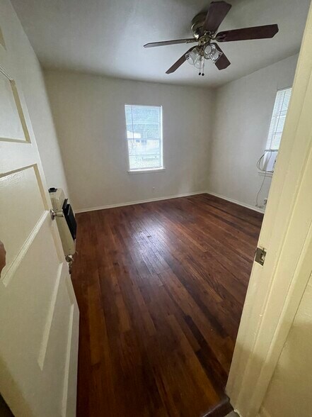 Building Photo - 1108 Neff St