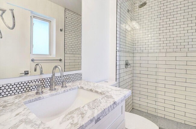 Building Photo - Fabulous, Remodeled Top to Bottom house!!!!
