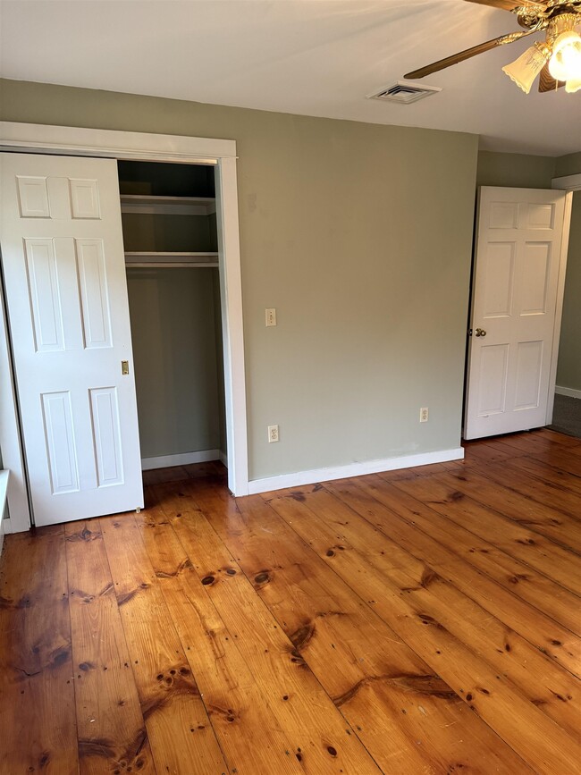 Building Photo - 586 Bellows Falls Rd